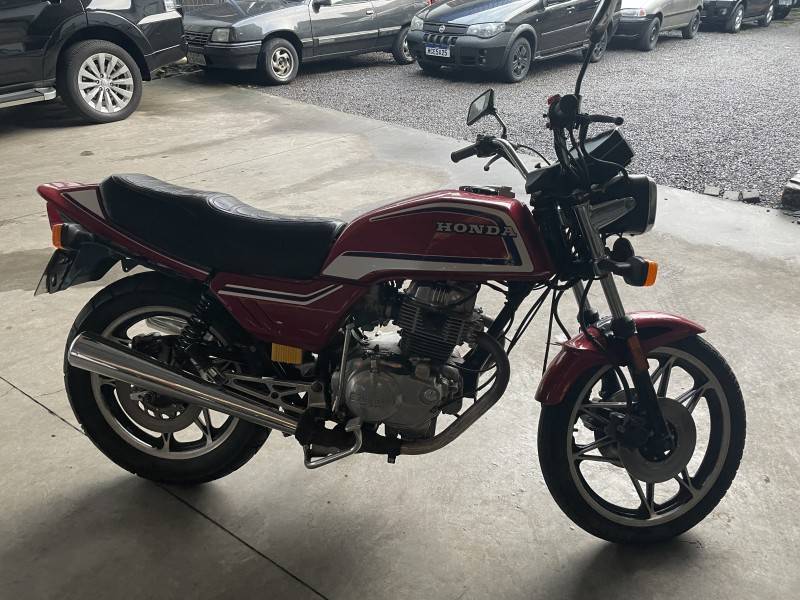 HONDA - CB 400 - 1983/1983 - Vermelha - R$ 22.900,00