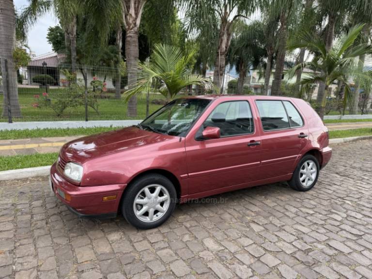 VOLKSWAGEN - GOLF - 1997/1997 - Vermelha - R$ 28.900,00