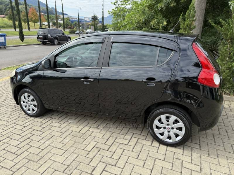 FIAT - PALIO - 2013/2013 - Preta - R$ 39.900,00