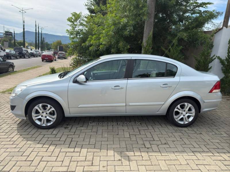 CHEVROLET - VECTRA - 2011/2011 - Prata - R$ 45.900,00