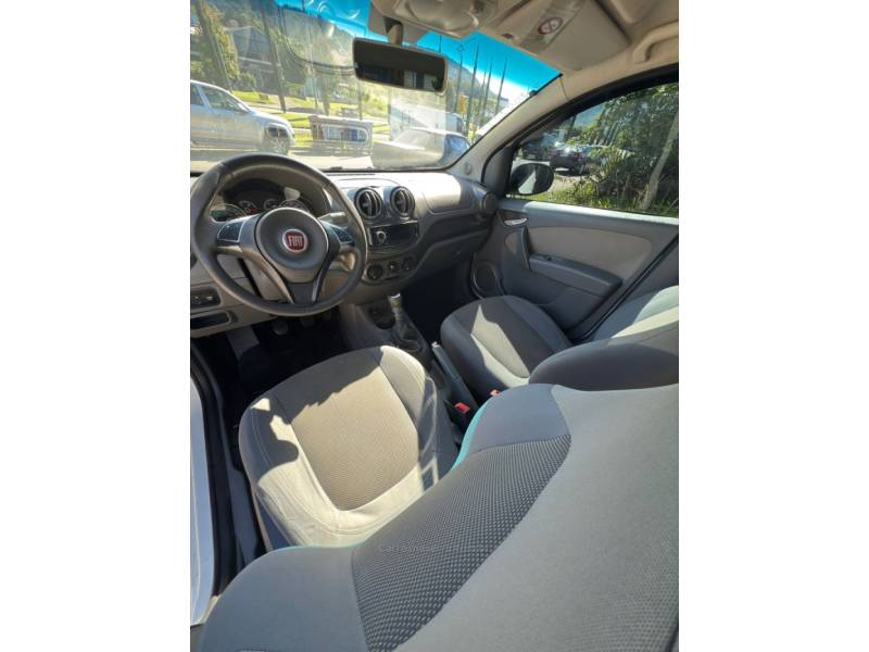 FIAT - PALIO - 2014/2014 - Branca - R$ 39.900,00