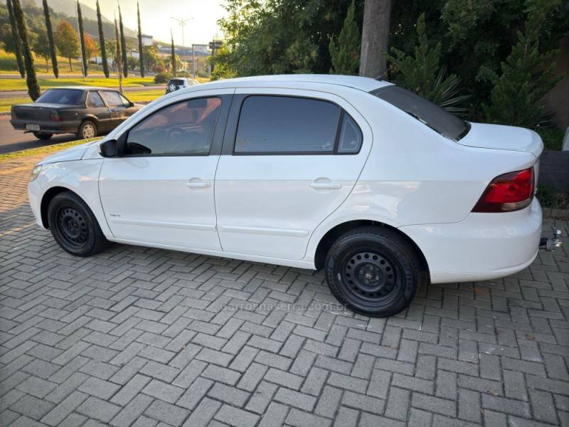 VOLKSWAGEN - VOYAGE - 2011/2011 - Branca - R$ 32.900,00
