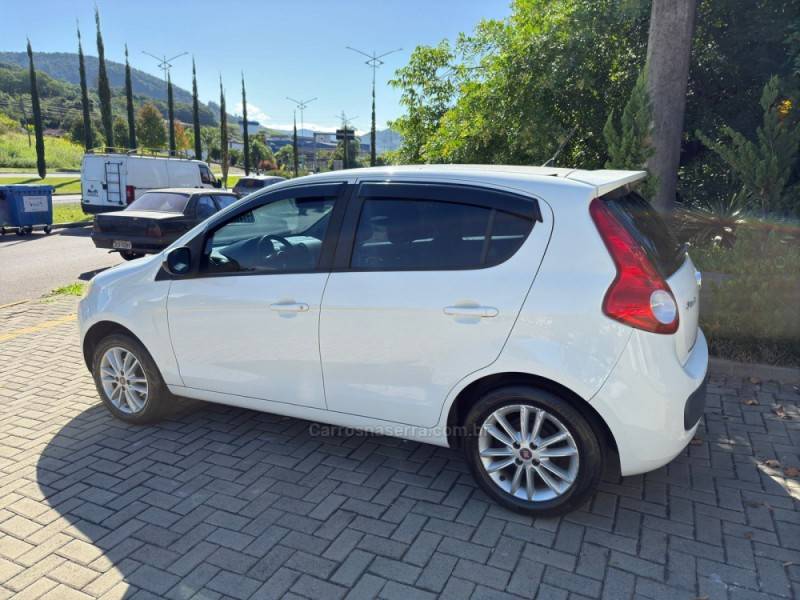 FIAT - PALIO - 2014/2014 - Branca - R$ 39.900,00