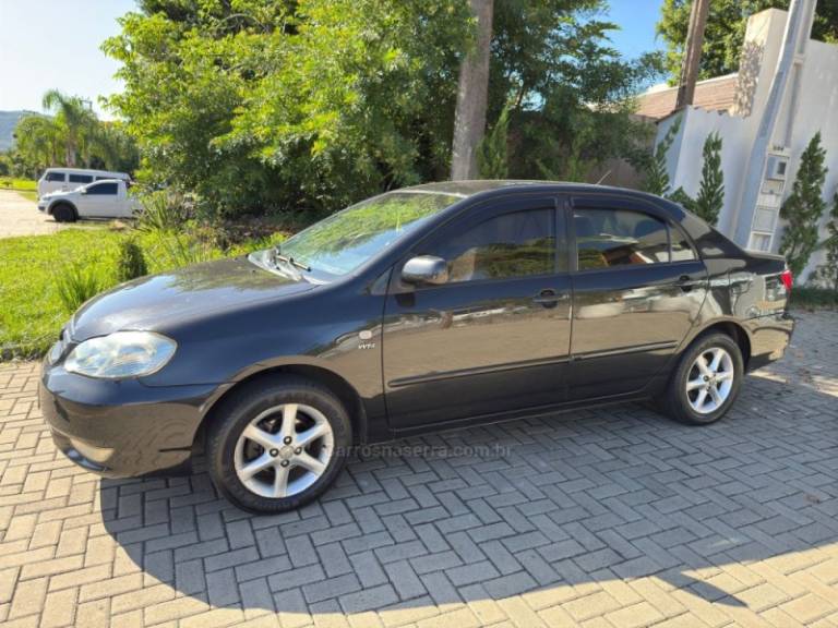TOYOTA - COROLLA - 2004/2004 - Preta - R$ 35.000,00