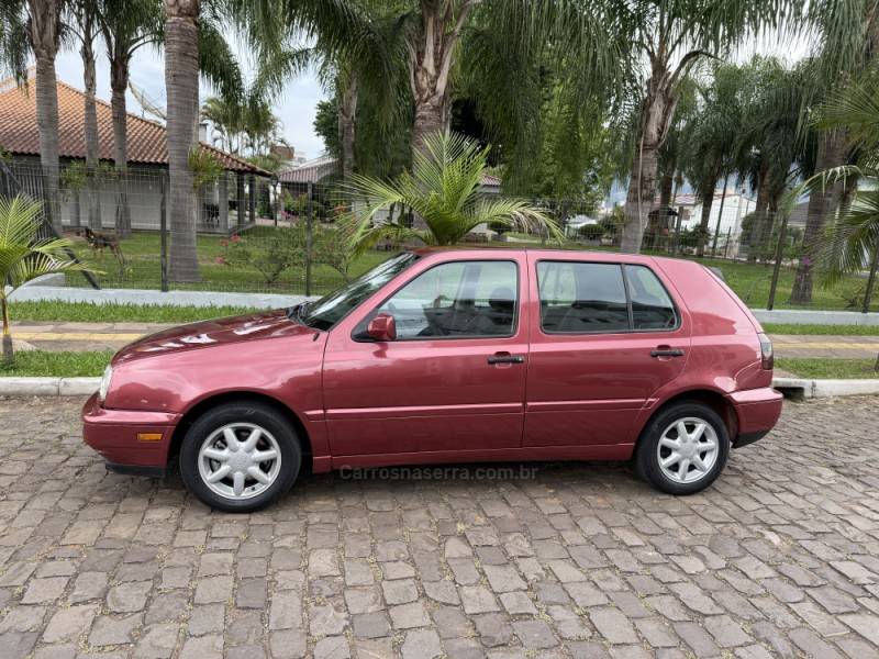 VOLKSWAGEN - GOLF - 1997/1997 - Vermelha - R$ 28.900,00
