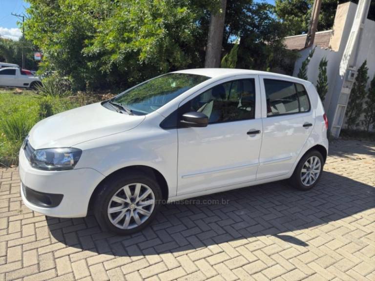 VOLKSWAGEN - FOX - 2014/2014 - Branca - R$ 44.900,00