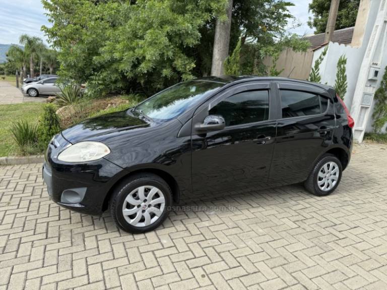 FIAT - PALIO - 2013/2013 - Preta - R$ 39.900,00