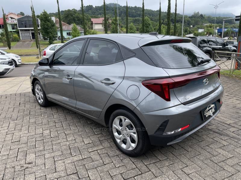 HYUNDAI - HB20 - 2023/2023 - Cinza - R$ 69.900,00