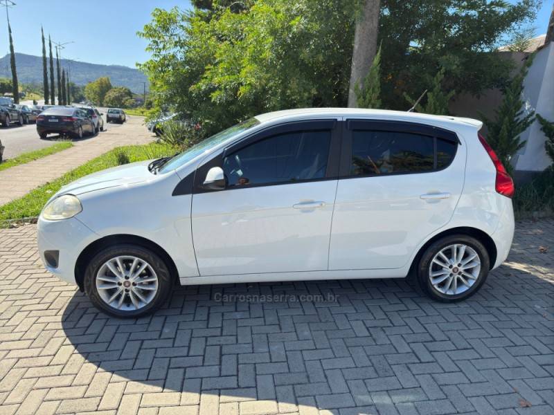 FIAT - PALIO - 2014/2014 - Branca - R$ 39.900,00
